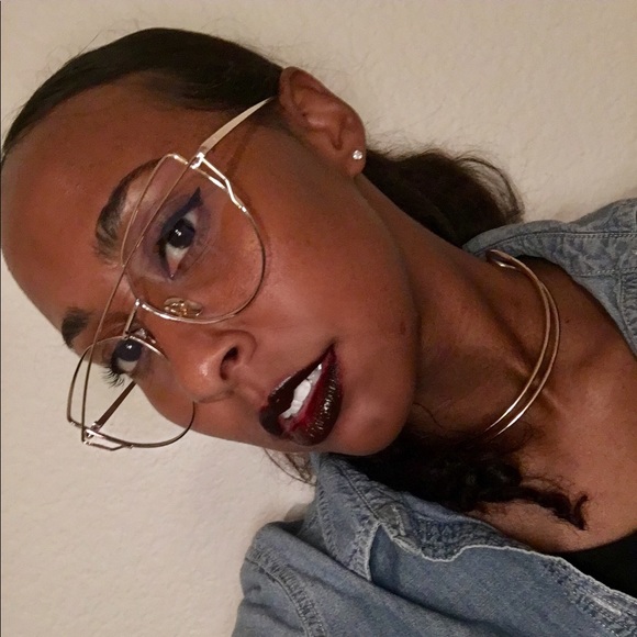 Meet your Posher, Dennaye - Picture 4 of 4